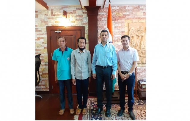 Ambassador Dinkar Asthana welcomes back three ITEC trainees, viz. Mr Phoukhan Keokanya, Mr Amnath Phady and Mr Bountham Phankham, on their return to Lao PDR after completing a three-month English course at English and Foreign Languages University, Hyderabad. They work at Vat Phou, an ancient fifth century Shiva temple, which Archaeological Survey of India (ASI) is restoring