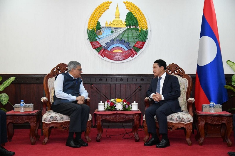 Saurabh Kumar, Secretary (East) called on H.E. Saleumxay Kommasith, Deputy Prime Minister and Foreign Minister of Lao PDR in Vientiane.